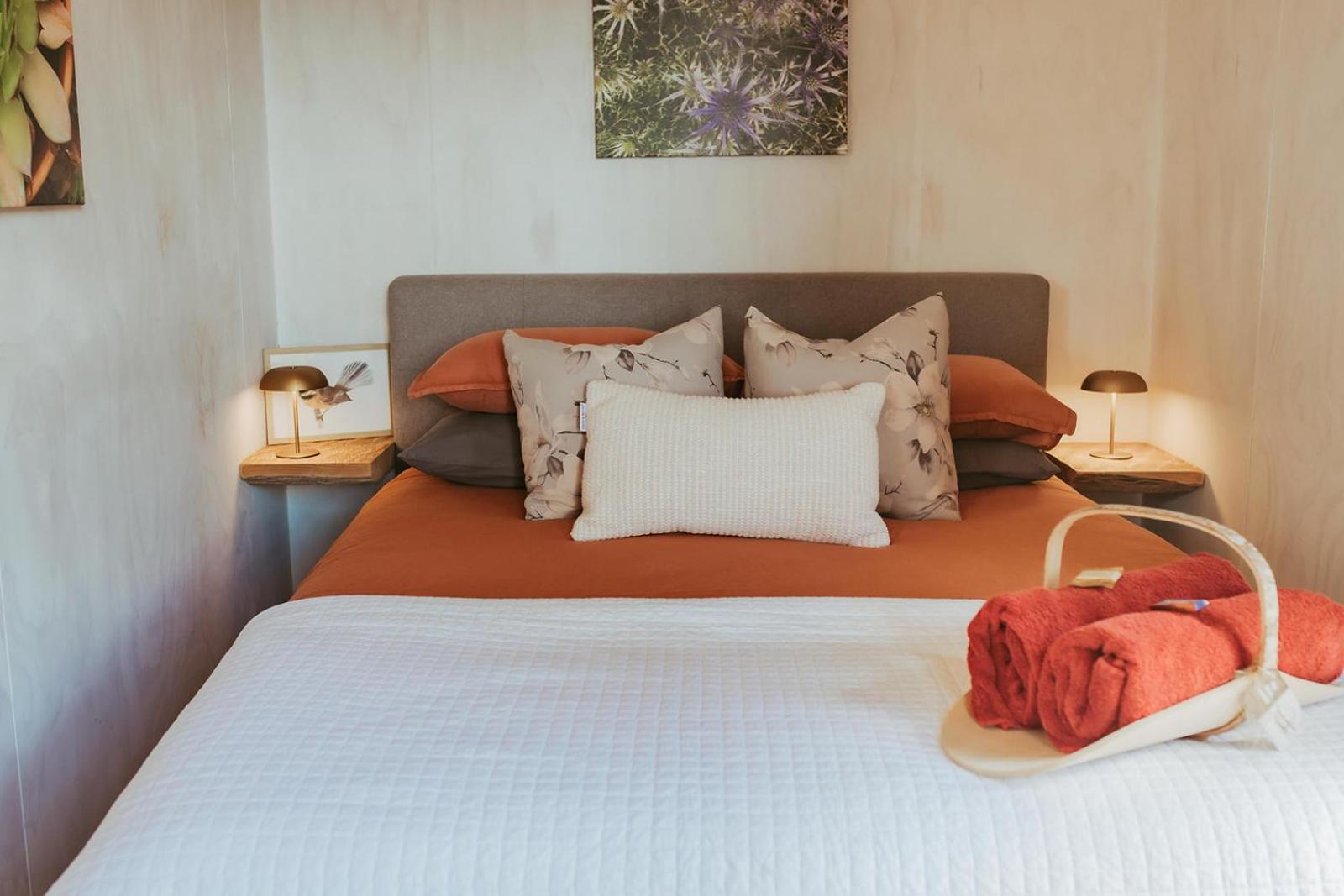 Golden Bay Glamping Otel Takaka Dış mekan fotoğraf
